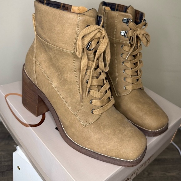 Crown Vintage Shoes - CROWN VINTAGE Hollis Boot Women’s NWB sz 10 Mocha Lace Up Zip Heel Rugged STYLE